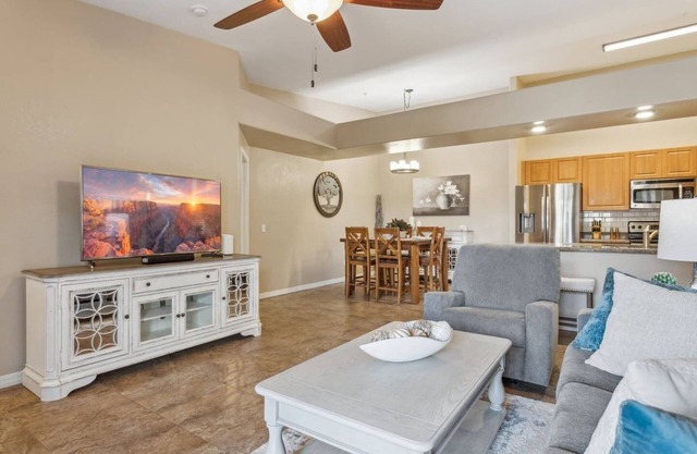 Stylish 2BR Mesa Comfort