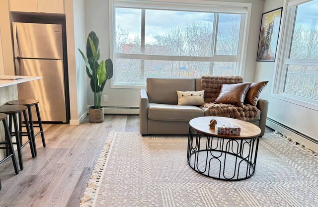 Stylish 2BR Retreat Near Parks&Paths 10-min DT/Zoo