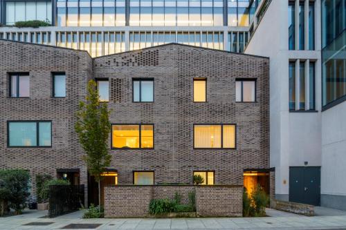 Stylish 4BD Mews House Close to Paddington