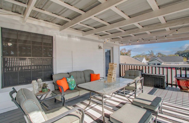 Stylish 4BR w/BBQ + Yard Near Museums and restaurants