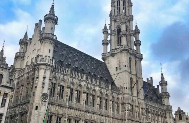 Stylish AirConditioned Studio Suite Grand Place 3nn