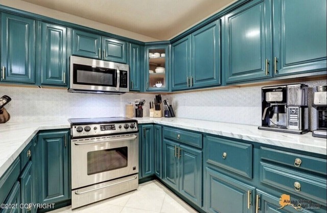 Stylish and Cozy Short-Term Downtown Rental