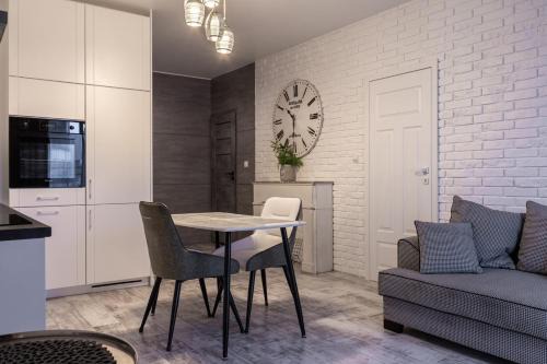 Stylish Apartment with Balcony and Garage Mokotów