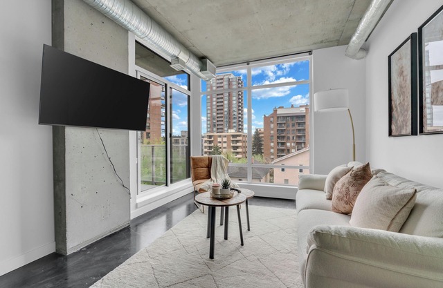 Stylish Beltline 1BR w/Parking