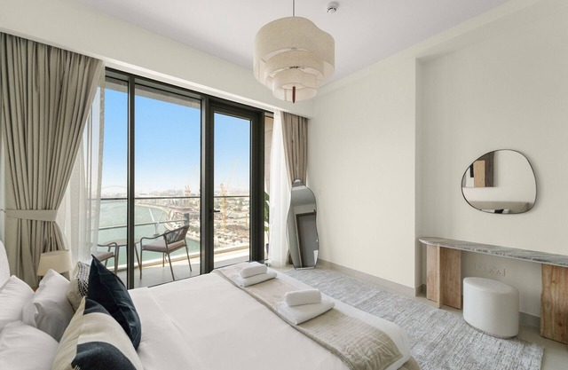 Stylish Canal-Front 2 BD + Maid in Al Wasl