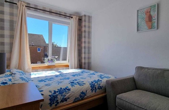 Stylish Coastal Retreat in Saltcoats