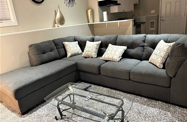 Stylish, Comfortable & Family-friendly 2Bdrm Suite: Double parking on property.
