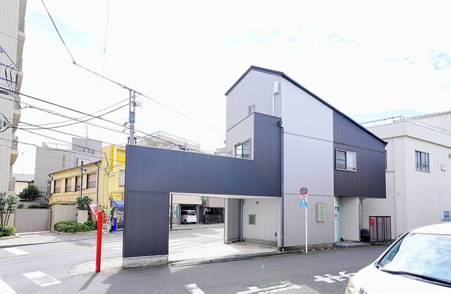 Stylish designer residence in Kunitachi City, a school town with beautiful townscape and rich nature.