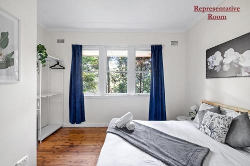 Stylish Double Room - Seconds to Transport & Shops - Shared Bathroom