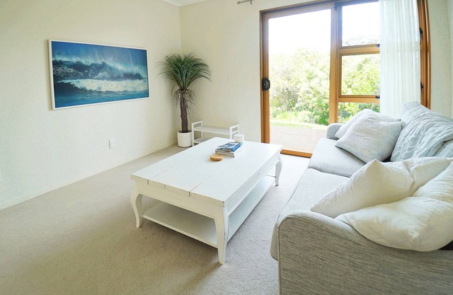 Stylish Flat 2 Mins Walk To Beach