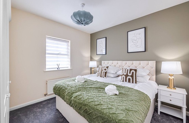 Stylish Flat Excellent Location Free Parking