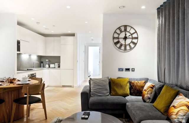 Stylish Flat-Leisure Pool & Gym