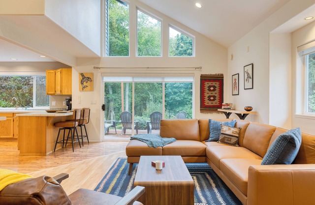 Stylish Forest Getaway on Whidbey Island | Near Beaches, Wineries & Trails