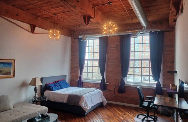 Stylish Loft with Central Location and downtown Views