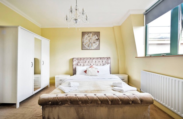 Stylish Mapesbury Escape