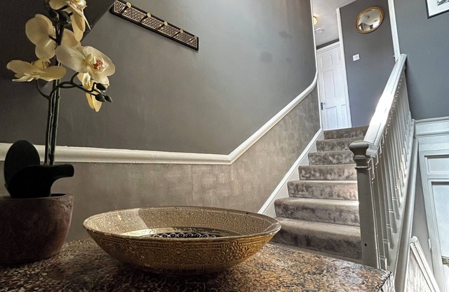 Stylish One Bedroom, City Centre Apartment