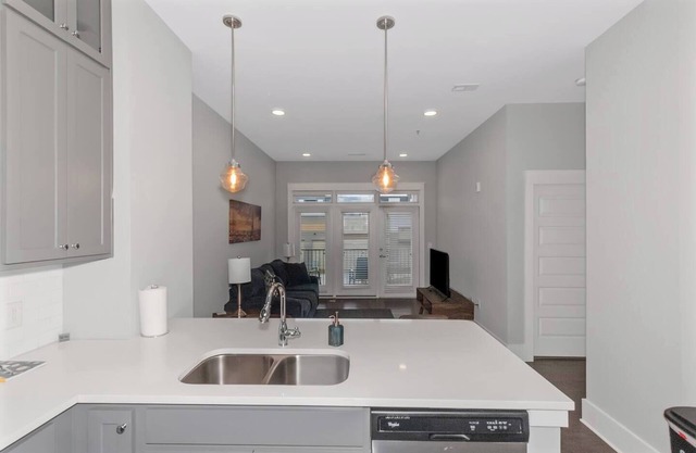 Stylish Retreat: Prime Location