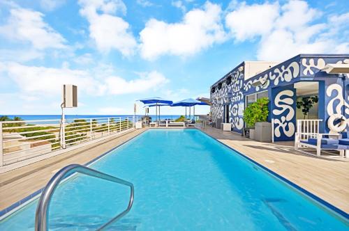 Stylish Studio in South Beach with Ocean Views