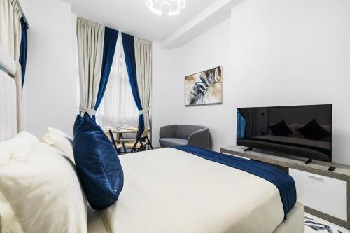 Stylish Studio with Private Pool at Opalz Danube