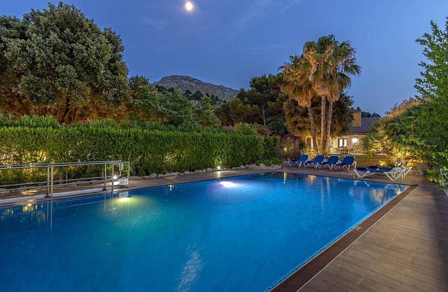 Stylish Villa, Large Private Pool, Impressive Gardens & Views in Cala San Vicente 700 m to Beaches!