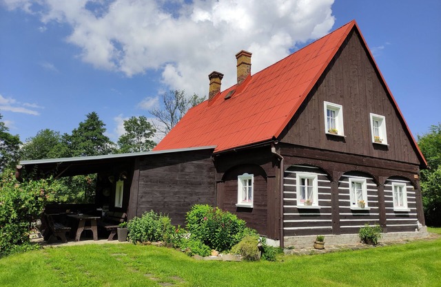 Stylish wooden house in Bohemian Switzerland and the Lusatian Mountains for 10 people
