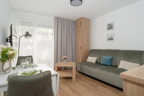 Stylowe Studia z Tarasem w Poznaniu by Noclegi Renters