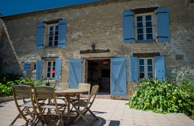Sublime manor house with view and a private pool