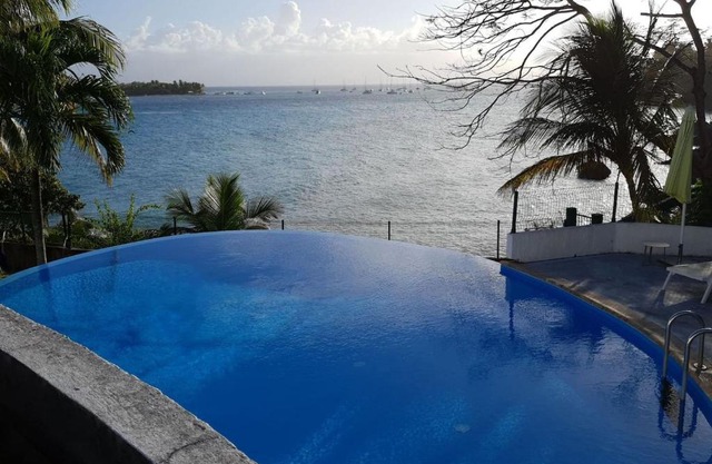 SUBLIME T 3 AU GOSIER 2 CHAMBRES VUE MER