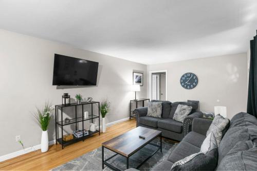 Suburban Bliss Getaway Wi-Fi Parking Long Stay