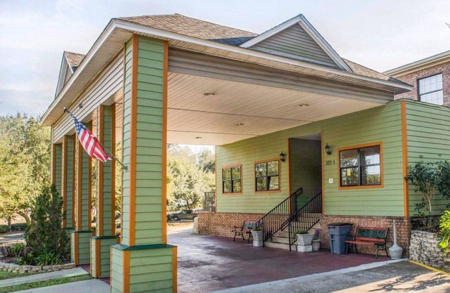 Suburban Studios Tallahassee near University