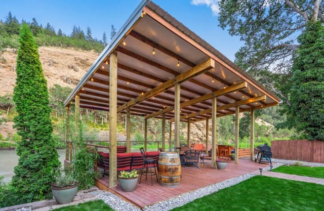 Suite #2 - Klickitat River Inn