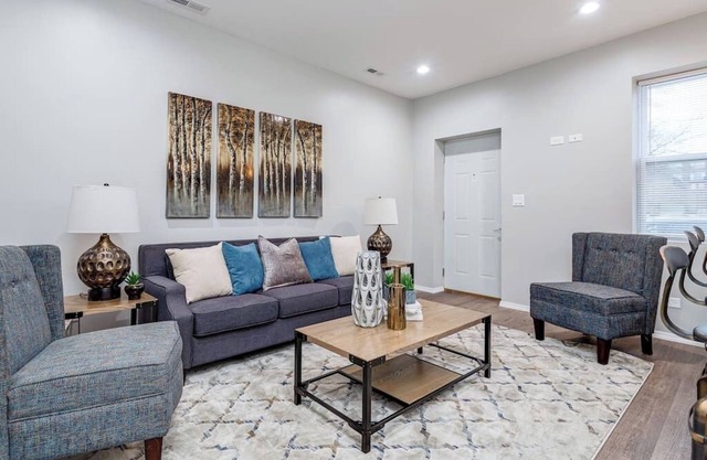 Suite 2 on Southport 4 Queen Beds