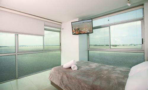 Suite 7 Riverfront 1, Puerto Santa Ana, Guayaquil