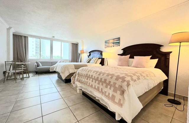 Suite/Studio on the Beach in Sunny Isles