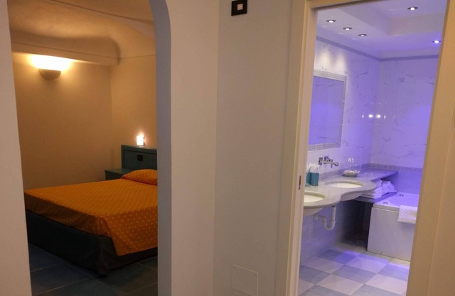 Suite-Suite-Jacuzzi-Terrace-Suite