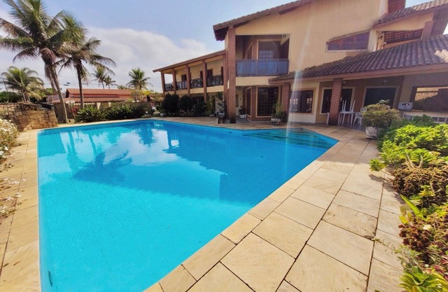 Summer in Itanhaém, the largest swimming pool in the region!