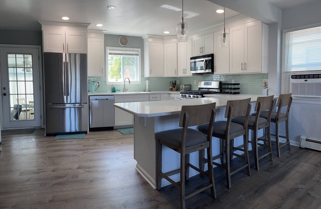 Summer modern rental. Close to the beach.