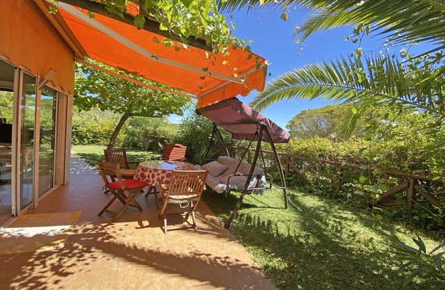 SUN, NATURE AND BEACH. Cozy, bright, large garden with views of pine forests