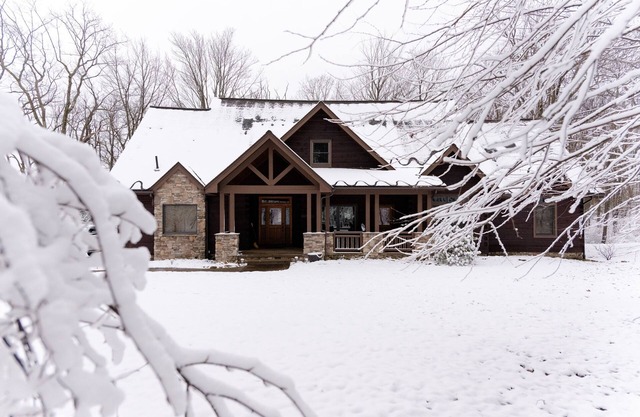 SUNDANCE, 6 Bedroom Family Friendly Mountain Retreat, Close to Ski Resorts