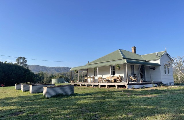 Sundance River front farm Stay