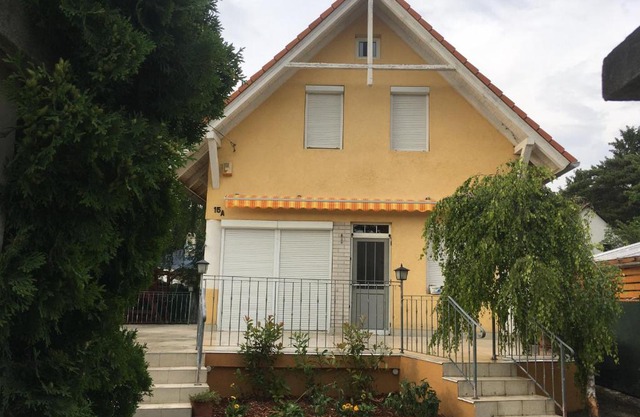 Sunhouse, Balatonvilágos