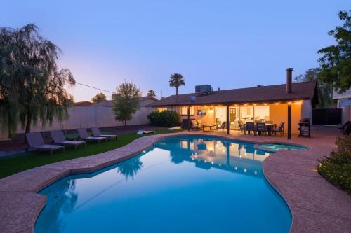 Sunkiss - Pool, Spa & Mini Golf - Mins to Old Town