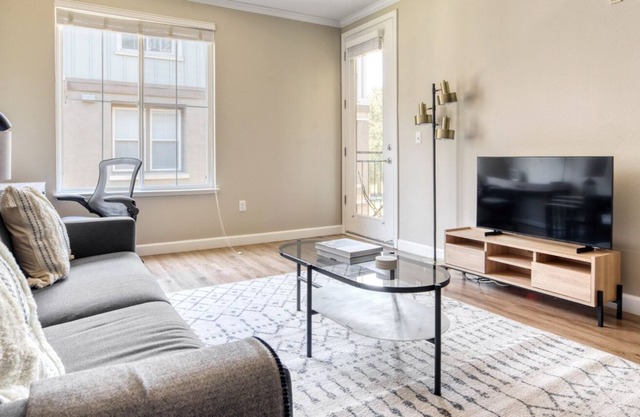 Sunlit Walnut Creek 1BR w/ Gym & W/D, near FB & Google, by Blueground