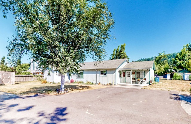 Sunny Blue Lake home near Mad River with large backyard, play structure