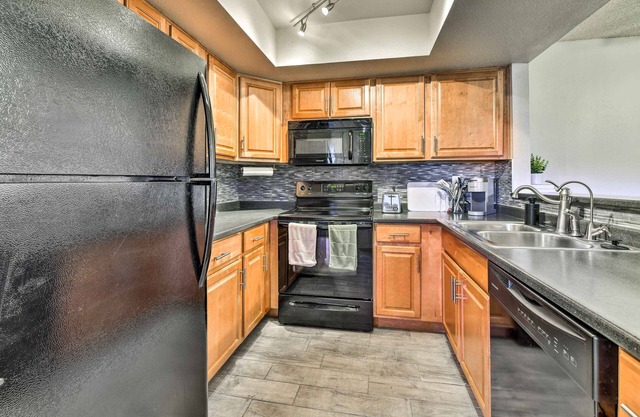 Sunny Mesa Abode, 6 Mi to ASU & Aquarium!
