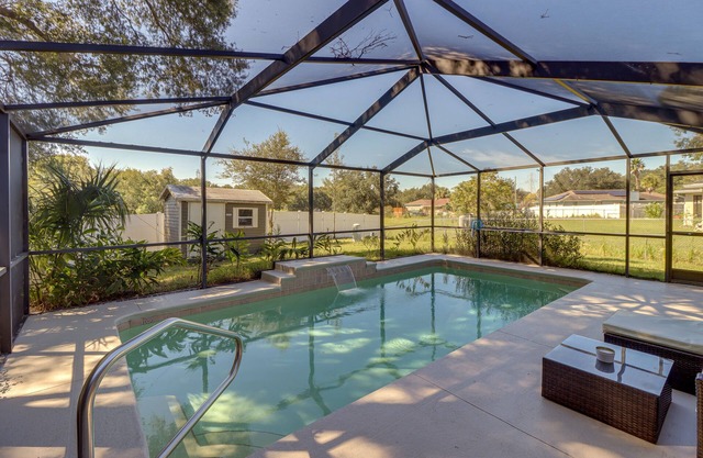Sunny Ocala Home w/Private Pool & Hot Tub!