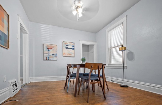 Sunny South City Haven 2BR Getaway