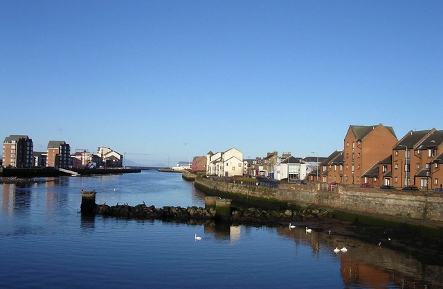 Sunny south facing Riverside home