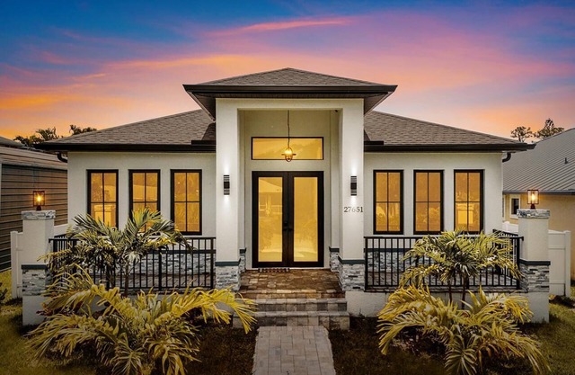 Sunrise Haven: Your Retreat in Bonita Springs 6 bedrooms/5 bath, close to Gulf