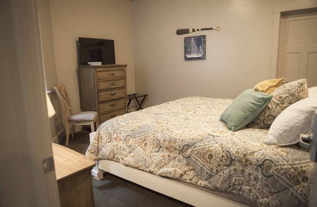 Sunrise Resort Room #101 | 0 Bed, 1 Bath